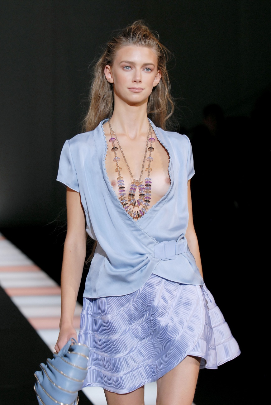 Fashion show: emporio armani spring 2008